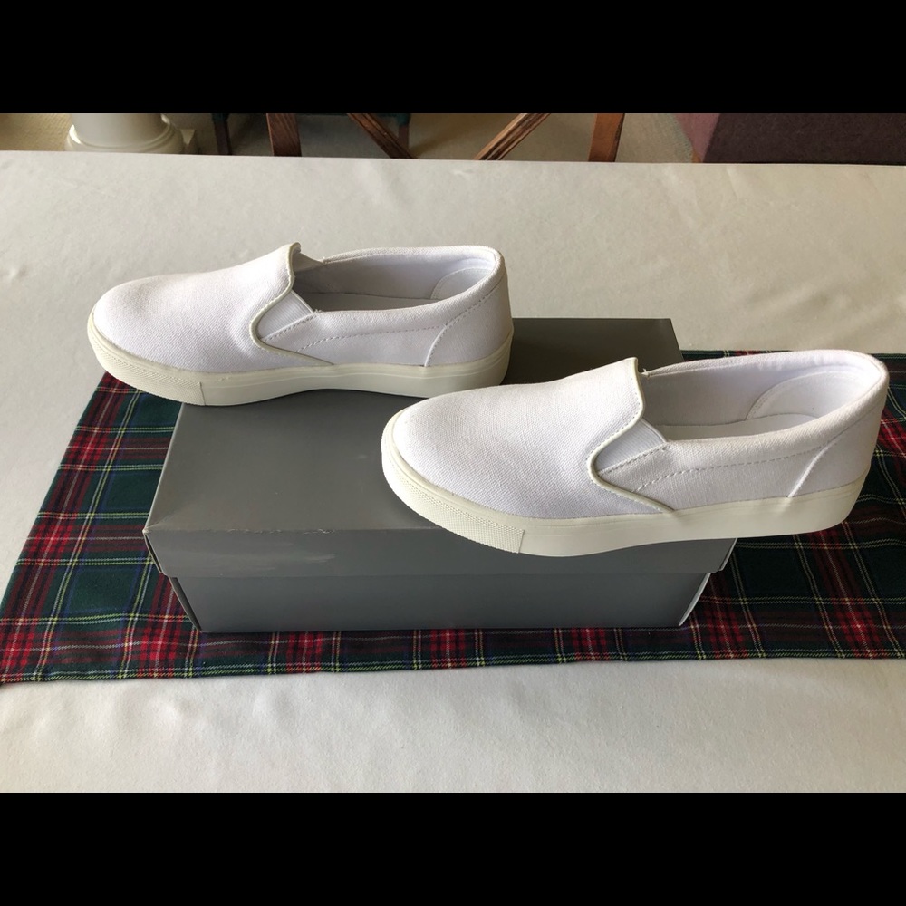 LOFT T Slip On White Sneakers  size 6